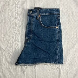 Levi shorts size 27 perfect for summer